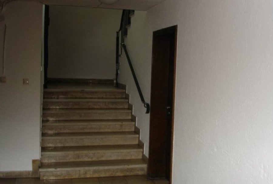 Eingang zur Sakristei, Krypta und Kirche